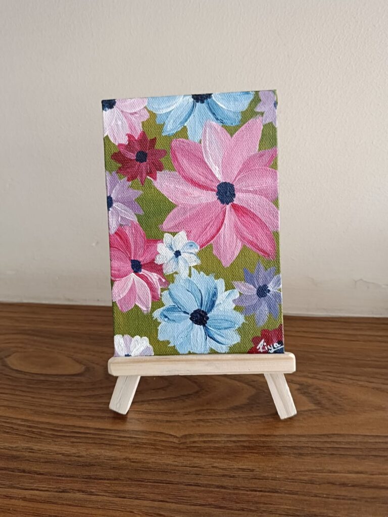 Gifting table decor painting-https://thecanvaswall.com/