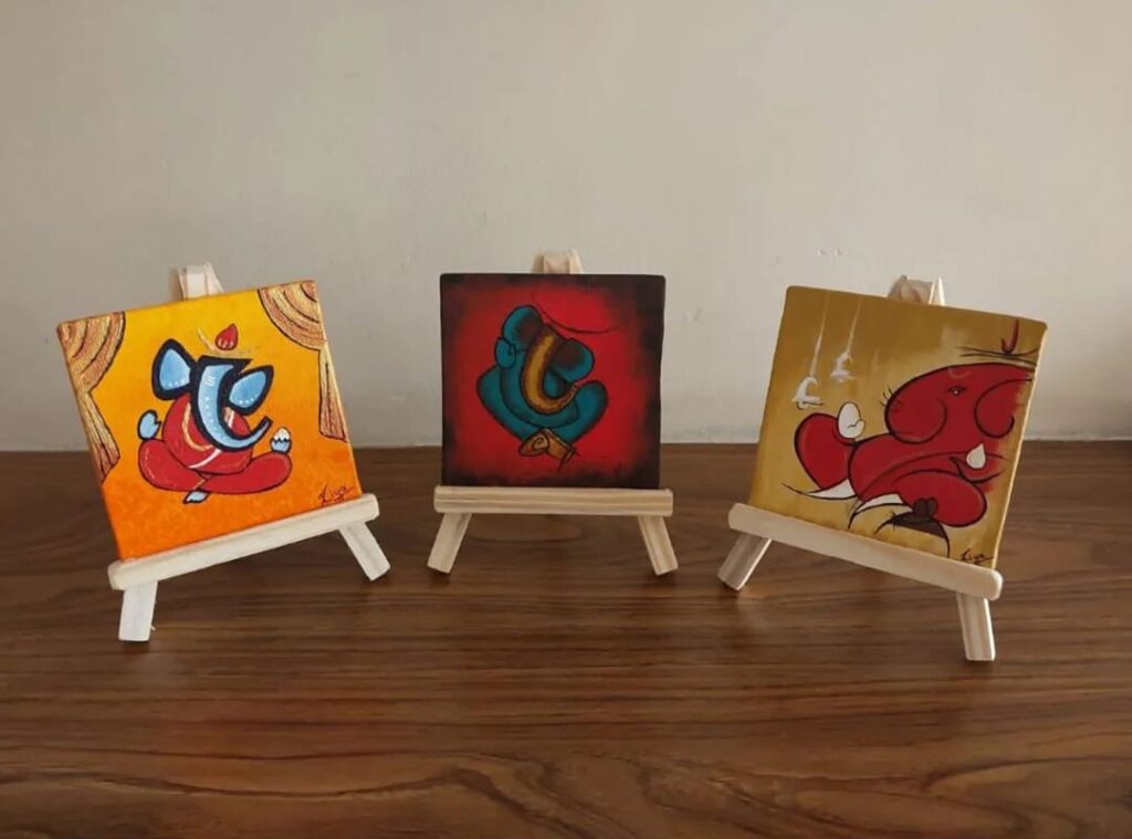 Gifting table decor Ganesha painting-https://thecanvaswall.com/